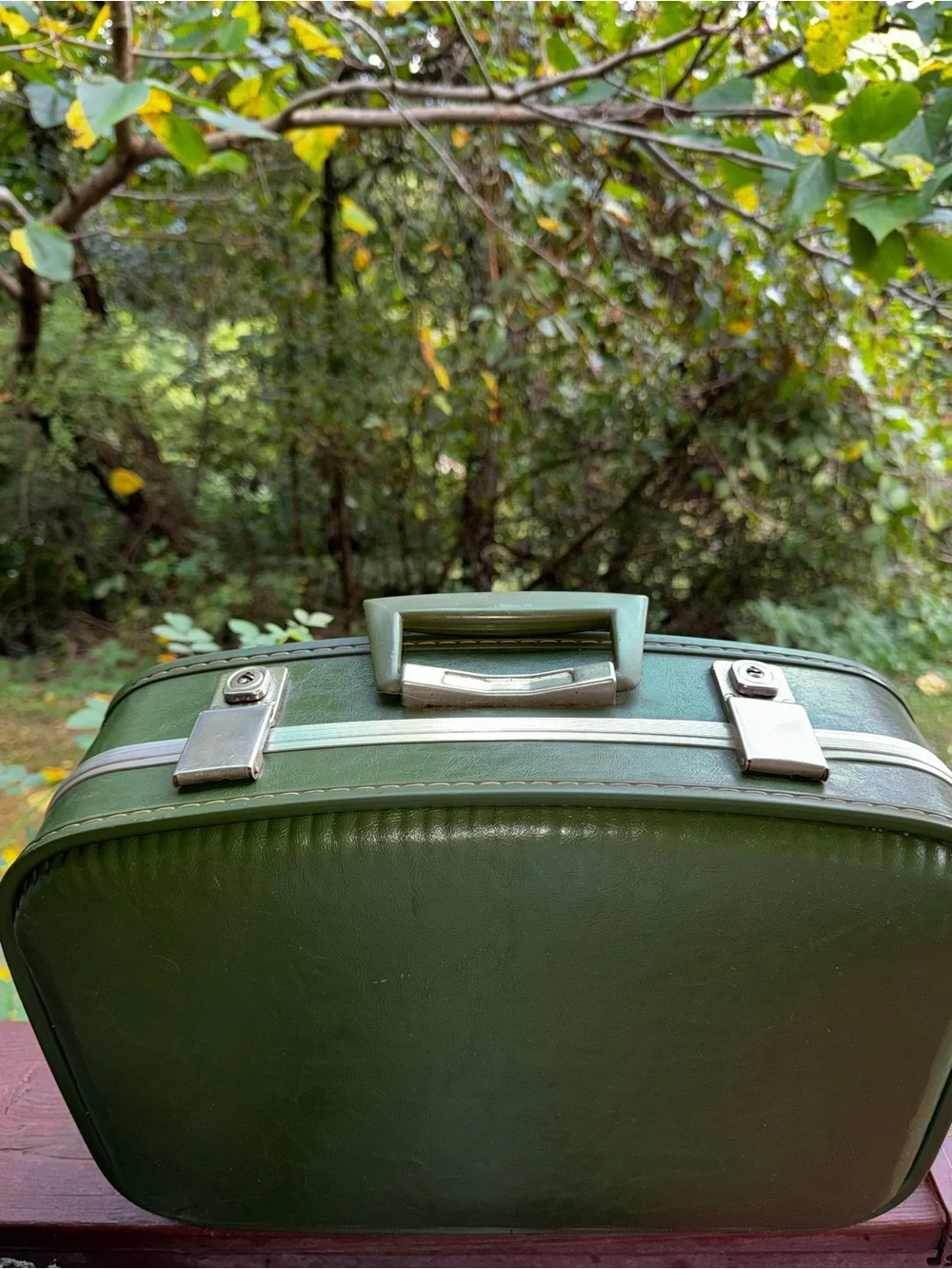 Vintage 1960s/1970’s Green Hard Vinyl Suitcase